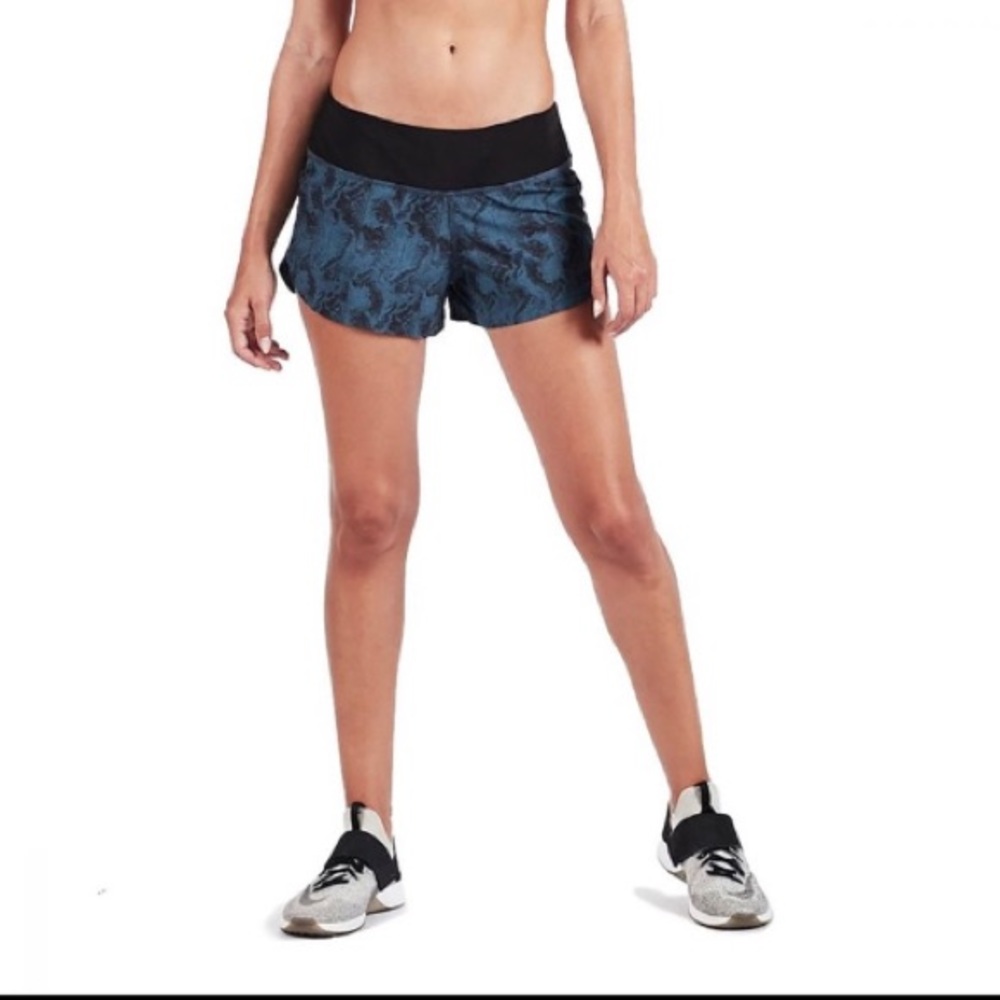Vuori omni preformance shorts medium